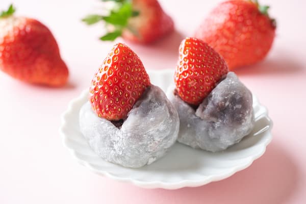 Cultivated with less pesticides♢Make mochi using freshly-picked strawberries! 30-minute all-you-can-eat strawberries!