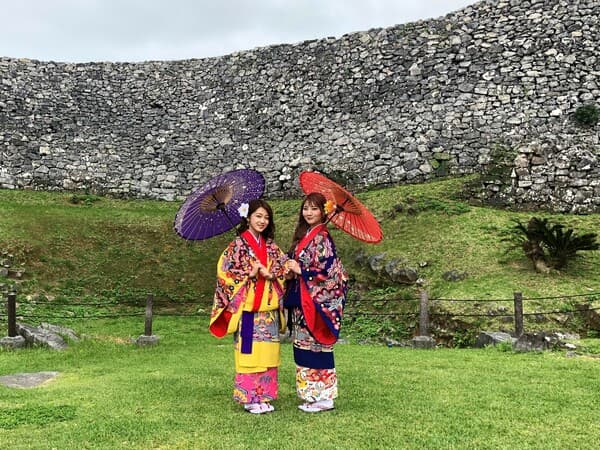 Castle Ruins Plan (Including Staff Photography & Pick-up Service): Wear Traditional Ryukyuan Costumes & Explore Nakijin Castle!