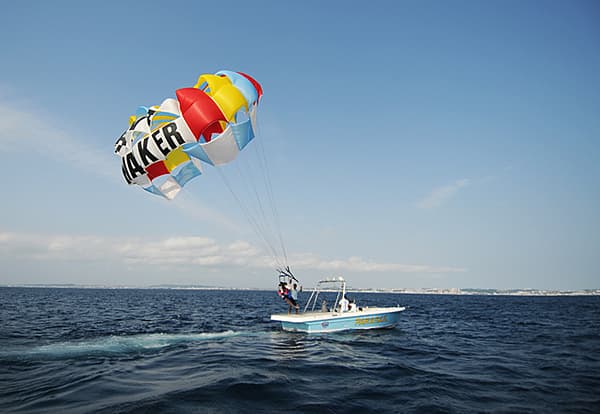 Blue cave diving & parasailing [1100 yen discount◇ 12 years old and up]