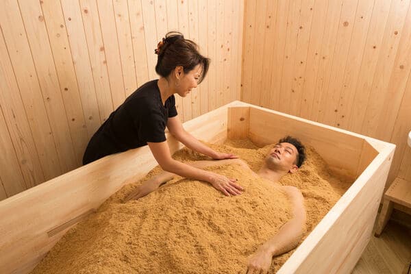 [Weekday] [Lani Ola, Tokyo store] Enzyme Bath and Facial Care with Cypress Sawdust and Rice Bran - Roppongi