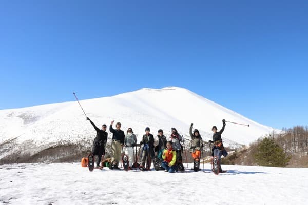 Stress-free guided hiking! Hiking in the snow at the foot of Mt. Asama! Karuizawa Snowshoe Private Tour