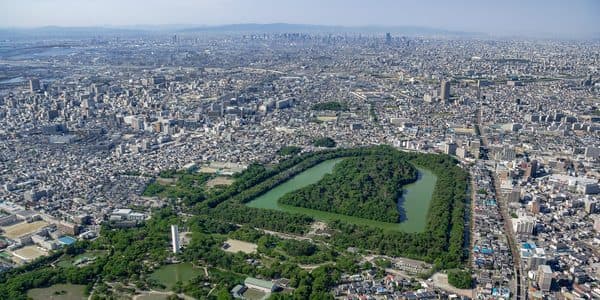 A Helicopter Tour of World Heritage Sites and Ancient Tombs of Osaka