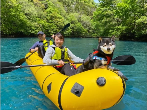 You can bring your dog too! Packraft tour around Lake Shima, one of the clearest blue lakes in the Kanto area.