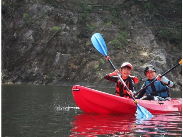 Take a water stroll with your dog♪ Half-day canoeing tour on Naramata Lake