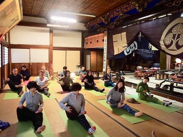 Beginners are welcome! Try Temple Yoga at Zenkoji Temple in Takayama!