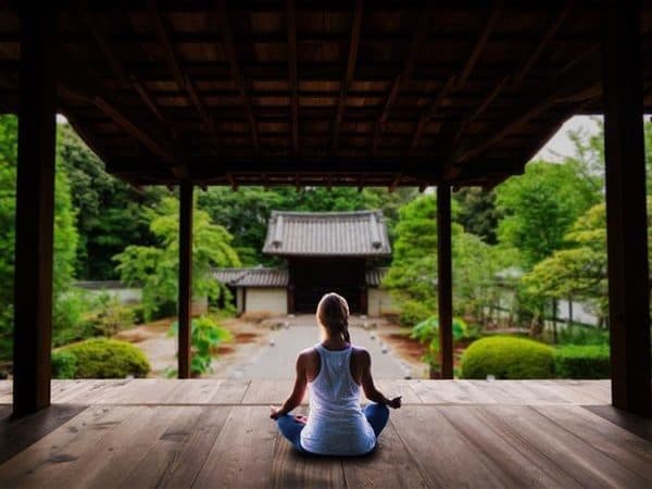 Empty your mind and reset! Try your first meditation experience with a monk at Zenkoji Temple in Takayama