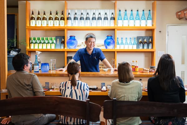 A Tasting Experience at the Long-Established Awamori Brewery, Yaesen Shuzo! A Behind-The-Scenes Tour of Ishigaki Island’s Major Brewery and Awamori Drinking Experience at a Special Counter