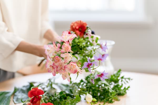 Experience Ikebana Flower Arrangement Using Special Materials You Can Only Find in Kyoto!