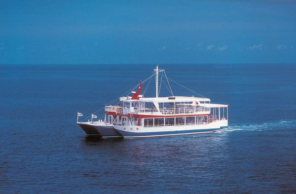 [2:00 PM / Ages 6-12] Take a Cruise ticket on "The Orca", a Large Underwater Sightseeing Ship
