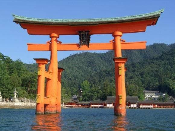[Ages 12+] A trip to experience the history and culture of Hiroshima! Hiroshima World Heritage Regular 1-Day Sightseeing Bus Ticket (with guide and lunch)