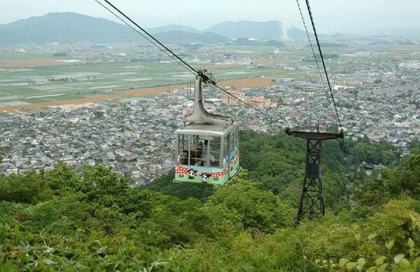 [Ages 6-11] Spectacular views of Omi Hachiman from the sky! Hachimanyama Ropeway Round Trip Ticket