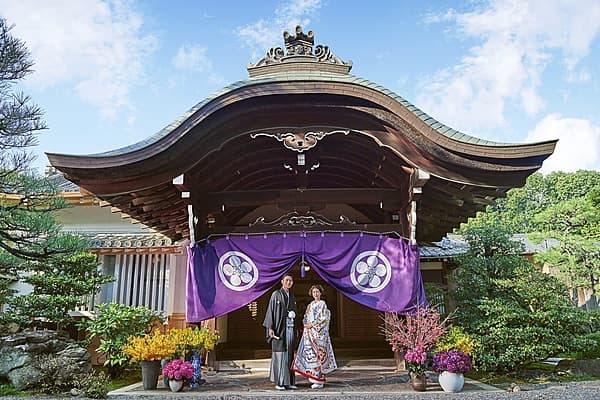 Photo shooting with Japanese-style wedding attire