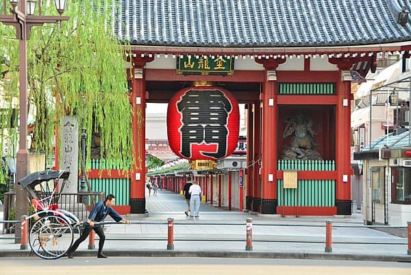 Tokyo/Asakusa Private Rickshaw Tour (60 minutes)  Kaminarimon Gate, Senso-ji Temple, "Shitamachi" Downtown Areas, and Sky Tree [Vibrant Edo Tour]