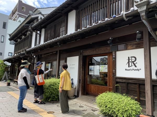 Your own private "Kumamoto Castle Town Walk" tour with a local guide who knows all about Kumamoto