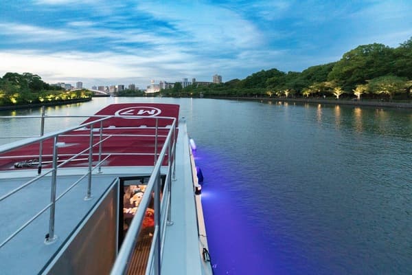 Board the State-of-the-Art Next-Generation Electric Passenger Ship "Queen Bee M7" That Connects Land & River [Shared-Ride Plan]
