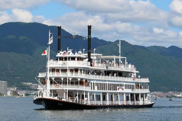 [Lake Biwa Cruise in Shiga] Enjoy a Relaxing Getaway Amidst Nature With the Michigan Cruise Boarding Ticket