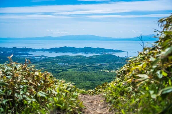 Hike Mt. Muroran safely with a guide!