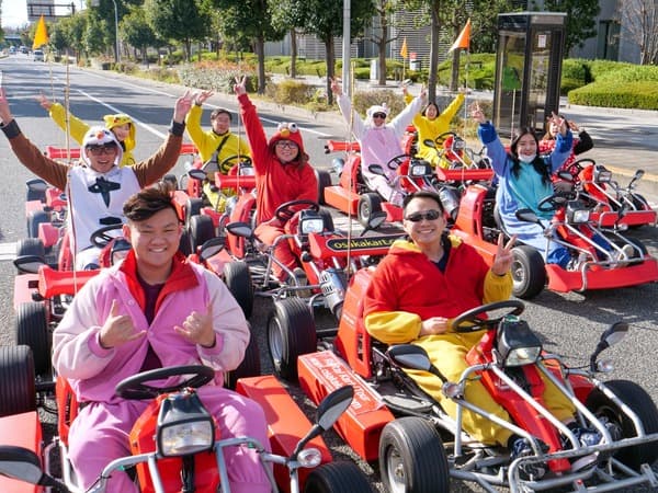 [1-Hour Course] Tour Osaka's Sightseeing Spots in a Go-Kart! Enjoy Go-Karting on Public Roads in Cosplay
