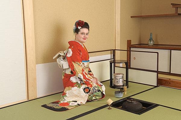 Kimono dressing class  to enjoy Tea ceremony experience in a full-scale tea room, With 1 photo 6-cut (gift set of Yukata)