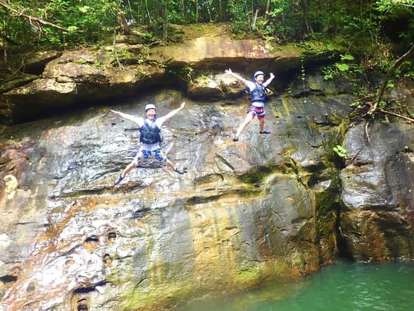 [Iriomote Island] Splash Canyoning Through an Exhilarating Natural Course!
