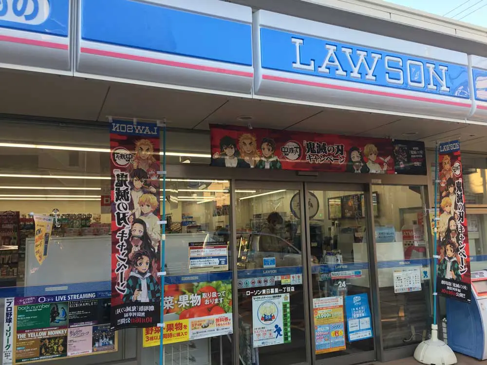 Must-Buy Snacks and Drinks at Lawson Convenience Stores in Japan